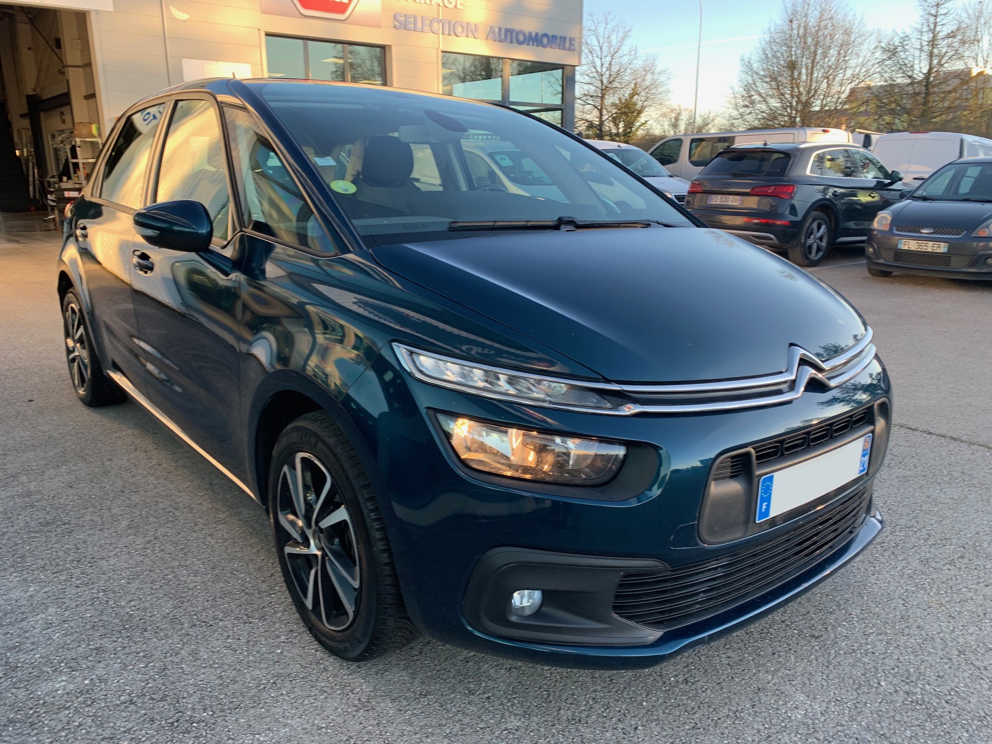 1.5 HDI 130 BUSINESS EAT8